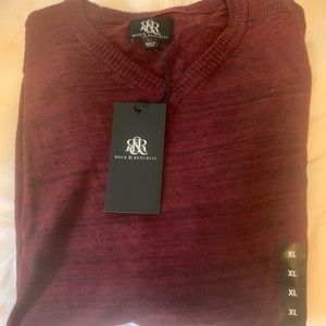 Rock & Republic Men’s V neck sweater